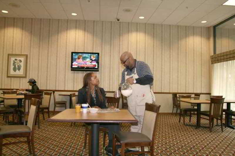Hotel Hampton Center City-convention Center 3*